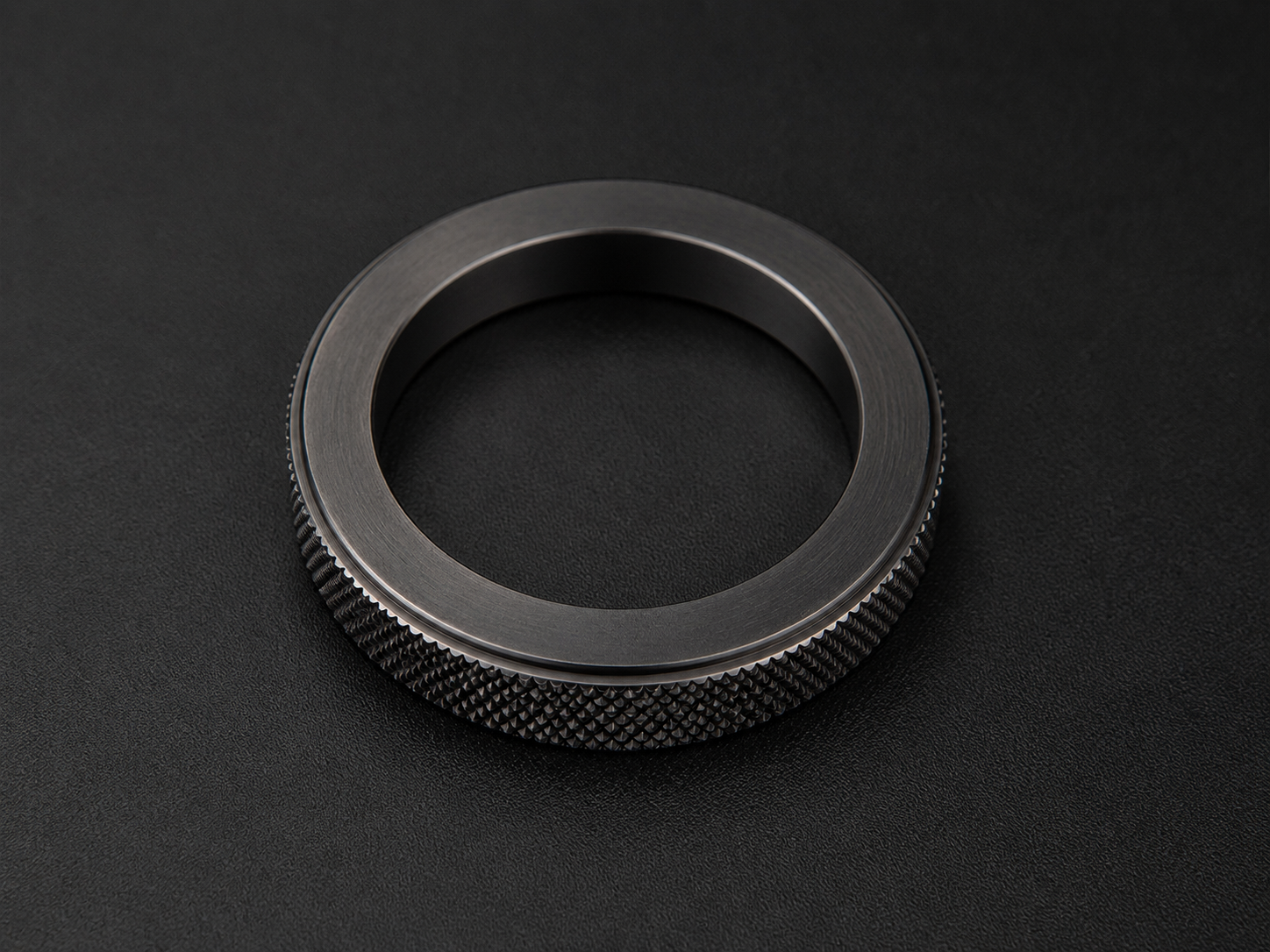Diamond-Cut Grip